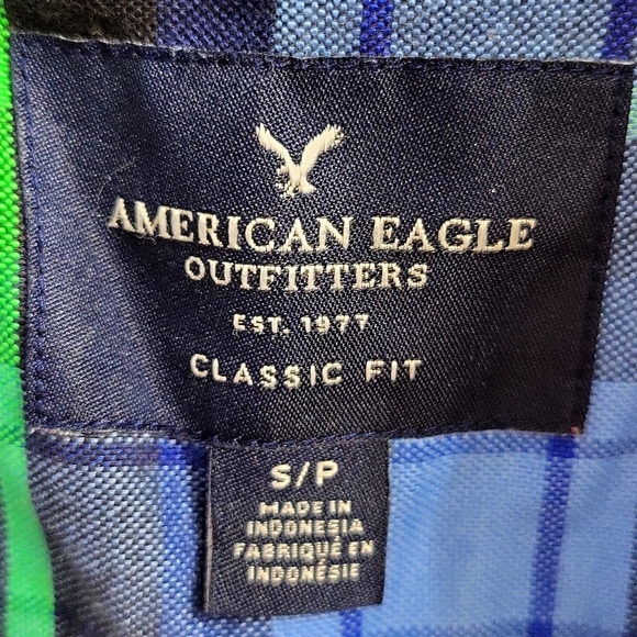 American Eagle Classic Fit Plaid Button Down Shirt - Picture 6 of 8